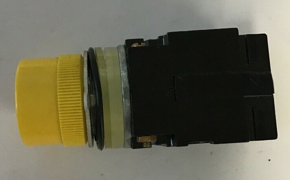 GE CR104A4214 PUSHBUTTON 150V