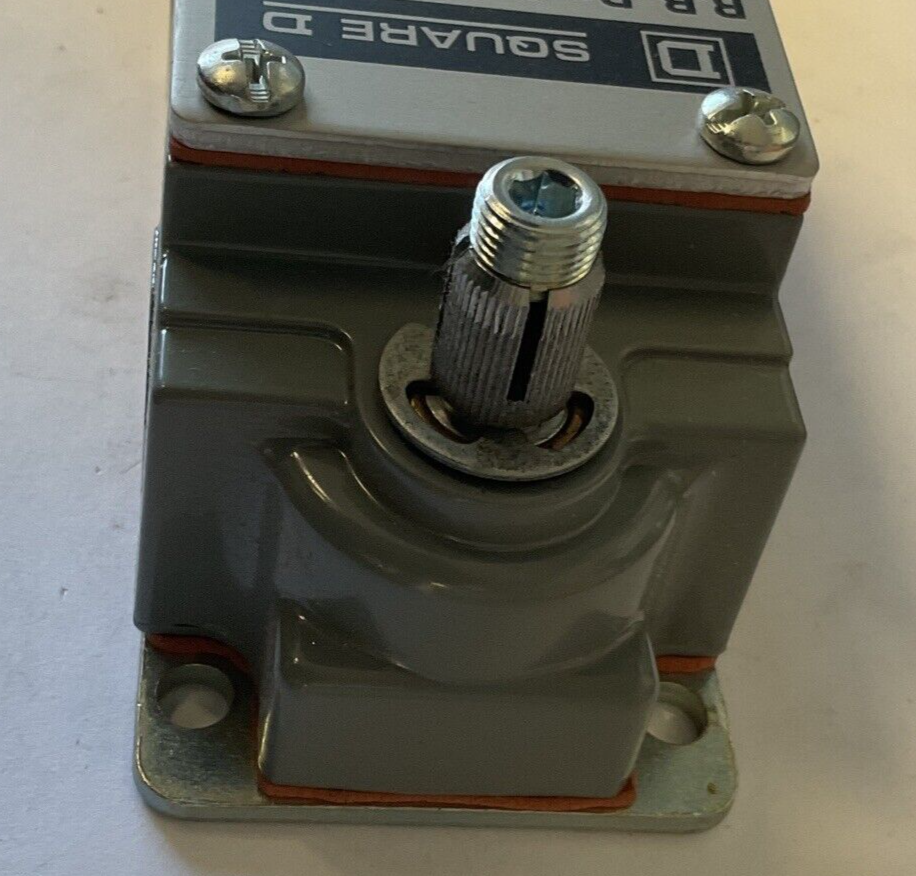 SQUARE D HL100WN2M16 LIMIT SWITCH SER.F TYPE L