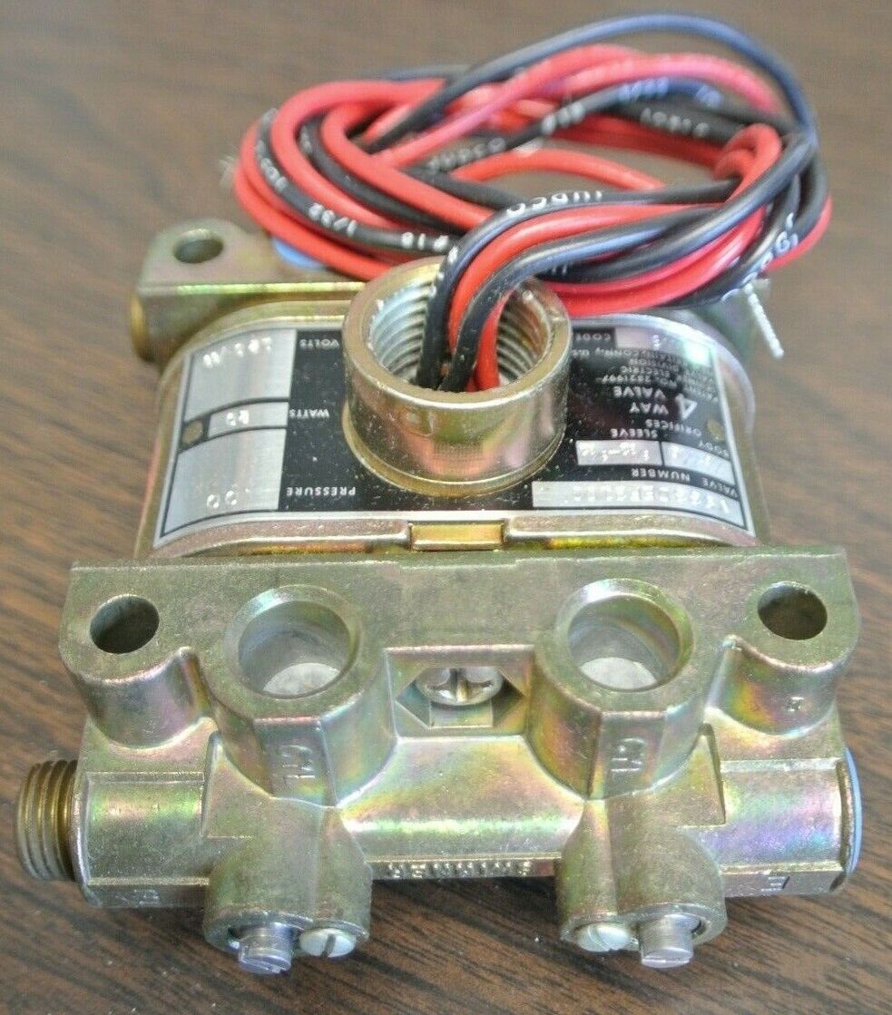 SKINNER V933DEF2100 V9-SERIES 4-WAY SOLENOID VALVE / 120V, 60Hz / NEW SURPLUS