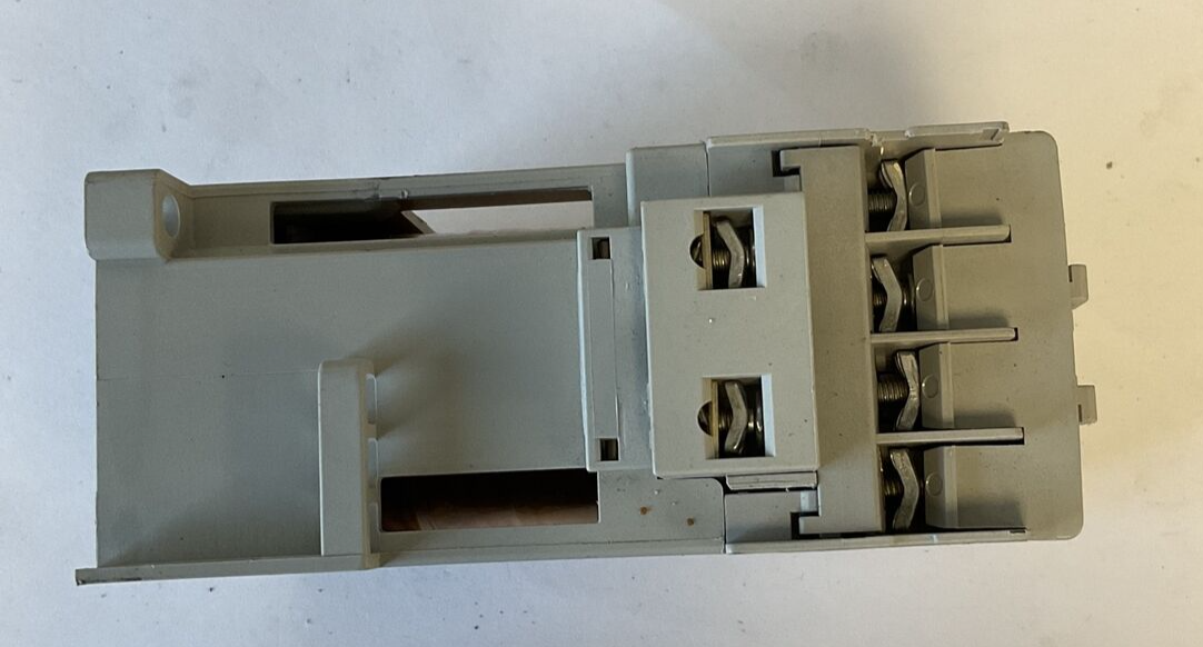 ALLEN BRADLEY 700-CF310D* CONTACTOR SER.A 690V 20A