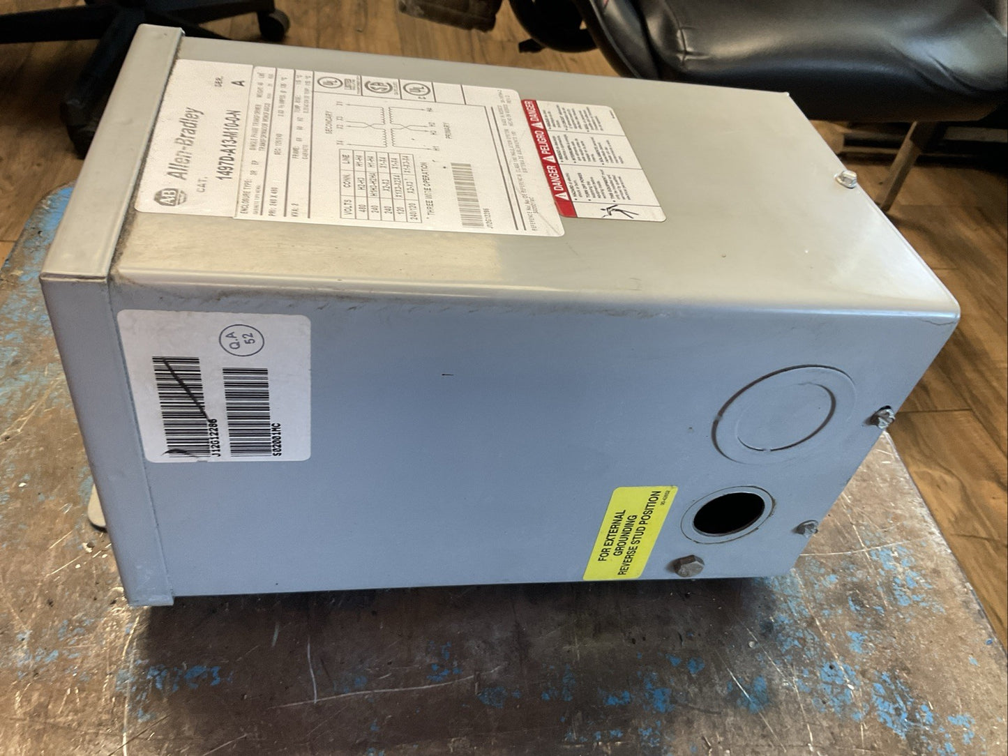 ALLEN-BRADLEY 1497D-A13-M10-0-N SER A SINGLE PHASE TRANSFORMER TYPE 3R 2KVA PRI