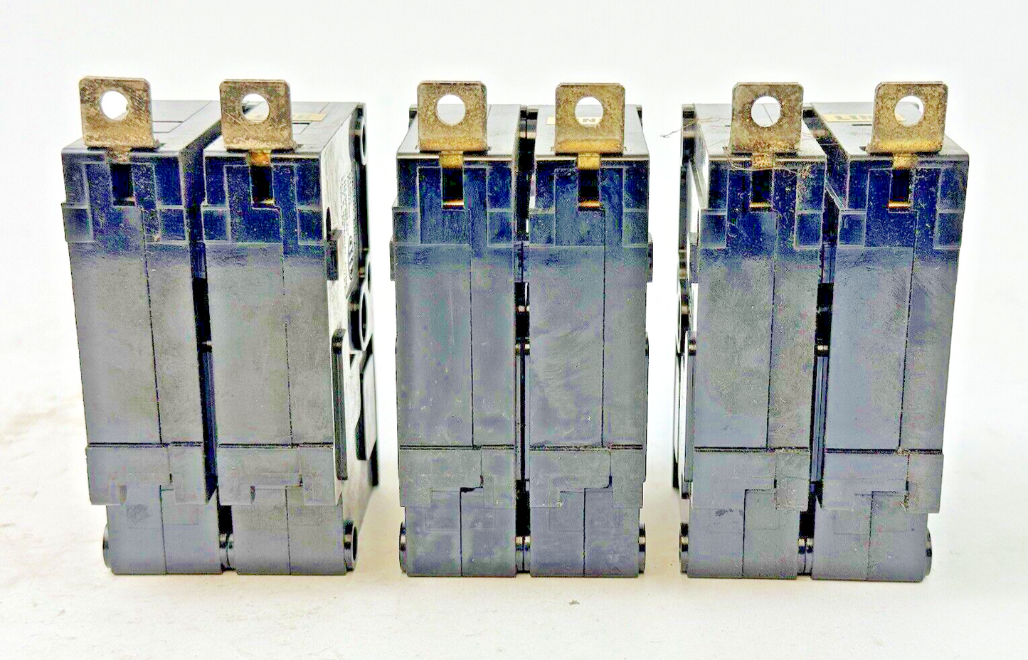 SIEMENS / ITE *BOX OF 3* - CC2B020 - CIRCUIT BREAKER - 2 POLE/277VAC/20A - NEW