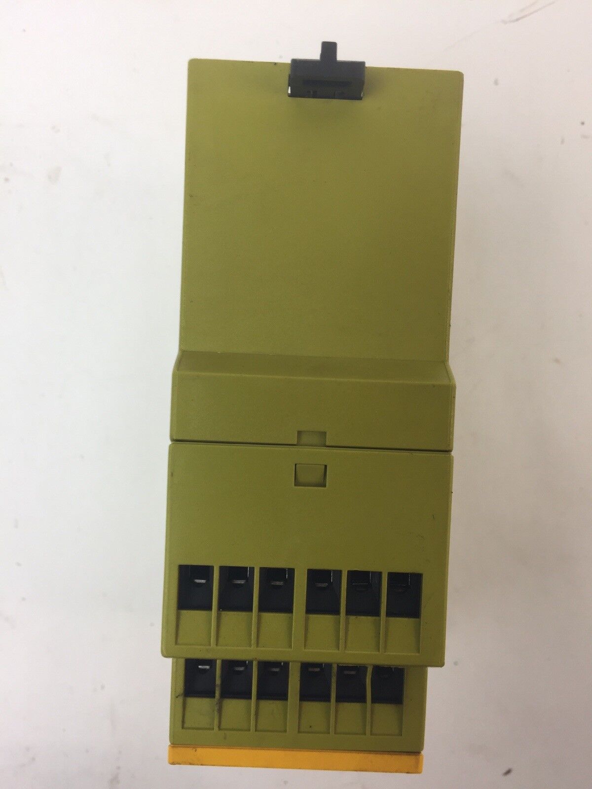 PILZ PZE X4V8/24VDC 4S SAFETY RELAY 24VDC