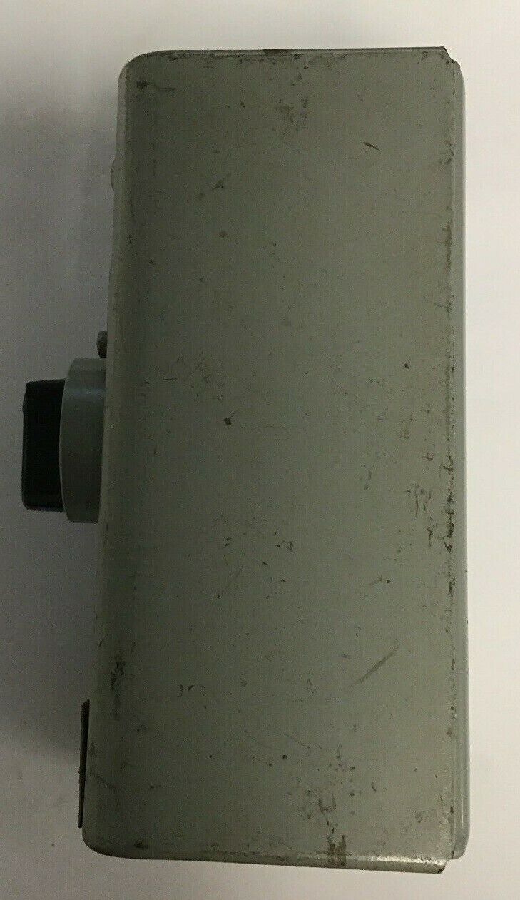 GE CR2943AA101M STANDARD-DUTY STATION 600V 3POS SELECTOR SWITCH NEMA 1 ENCLOSURE