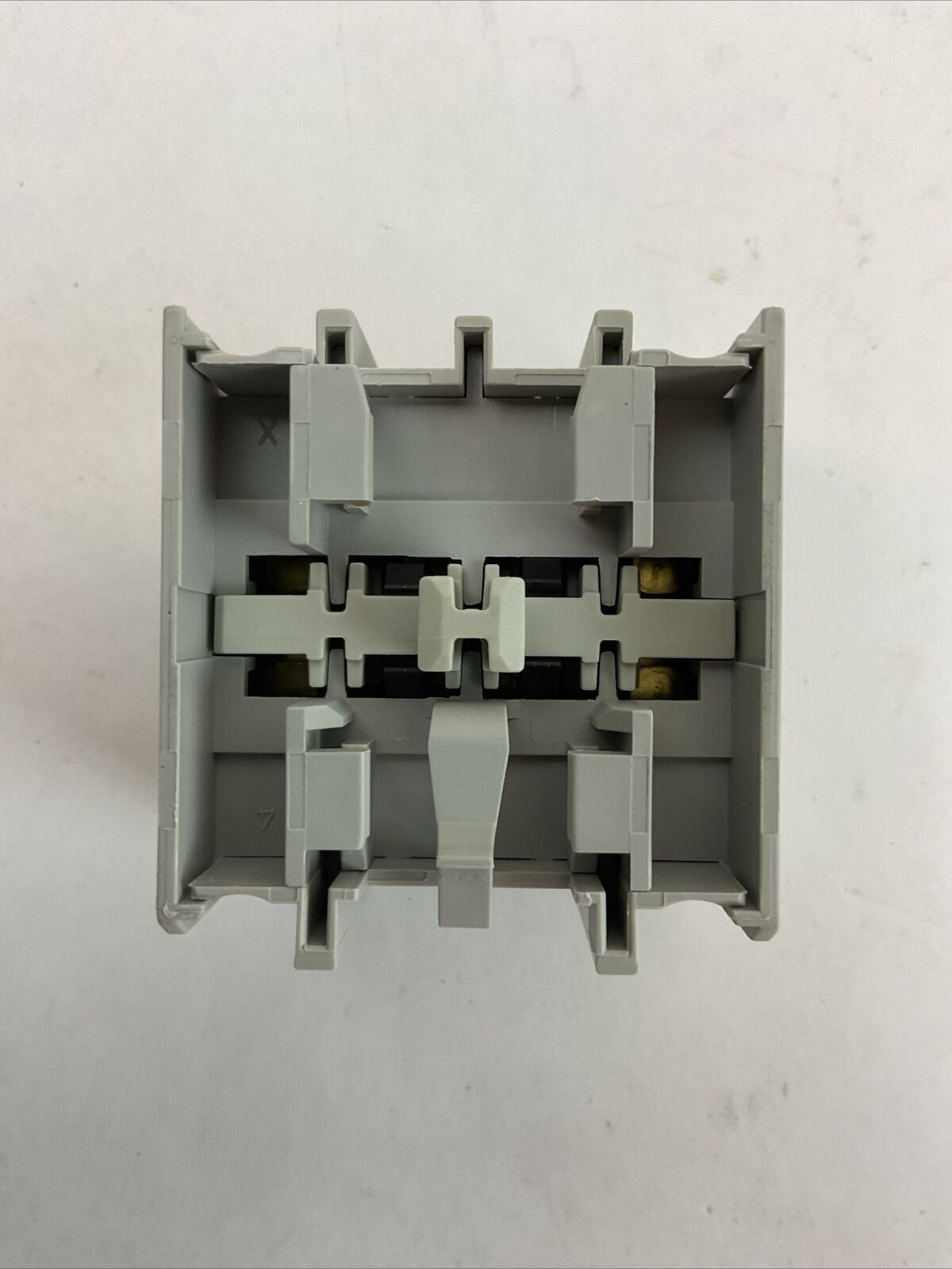 ALLEN BRADLEY 100-FA22 AUXILIARY CONTACT SER B 600VAC 10A FRONT MOUNT