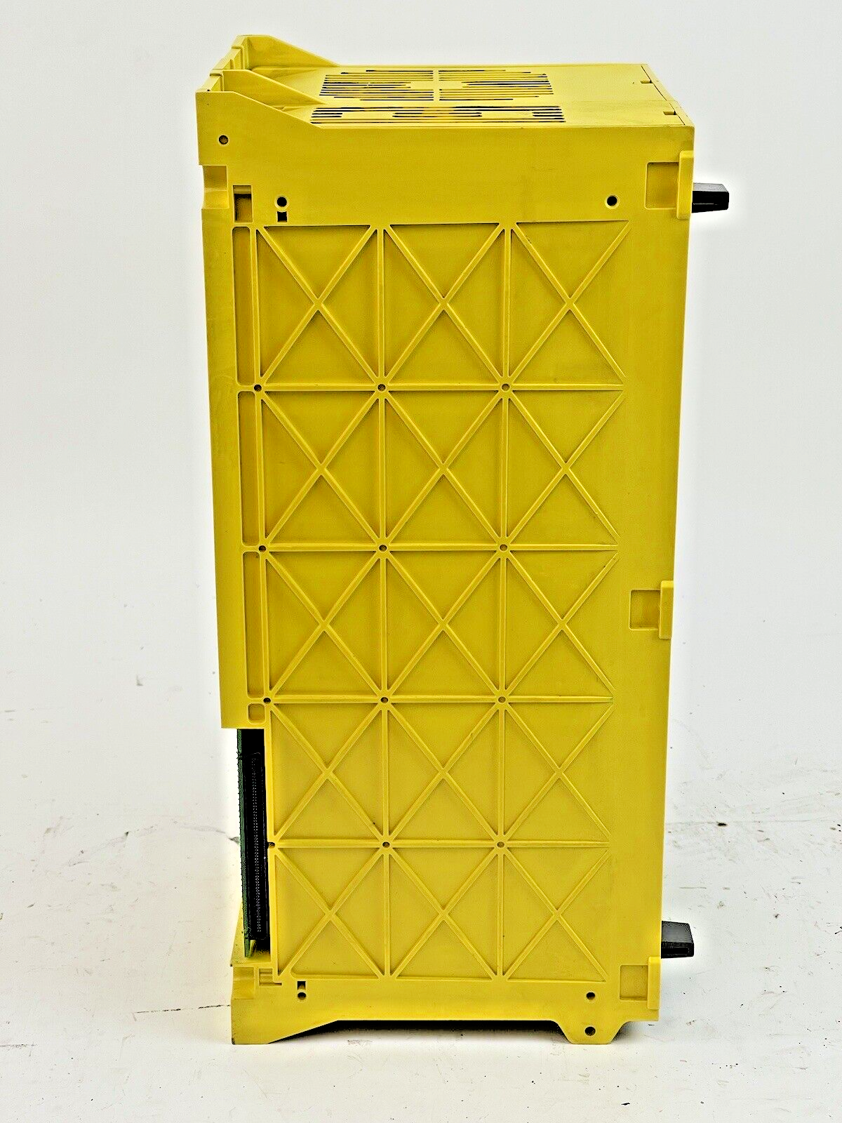 GE FANUC - 18M-MCU06335-001R00 - 3-SLOT RACK CHASSIS