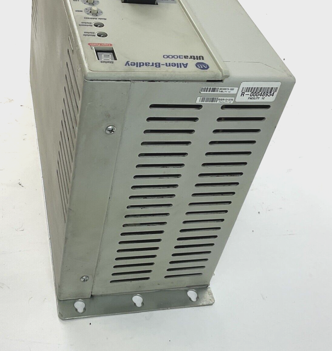 ALLEN BRADLEY 2098-DSD-HV050-SE SERVO DRIVE SER.B 460VAC 3PH 50/60HZ