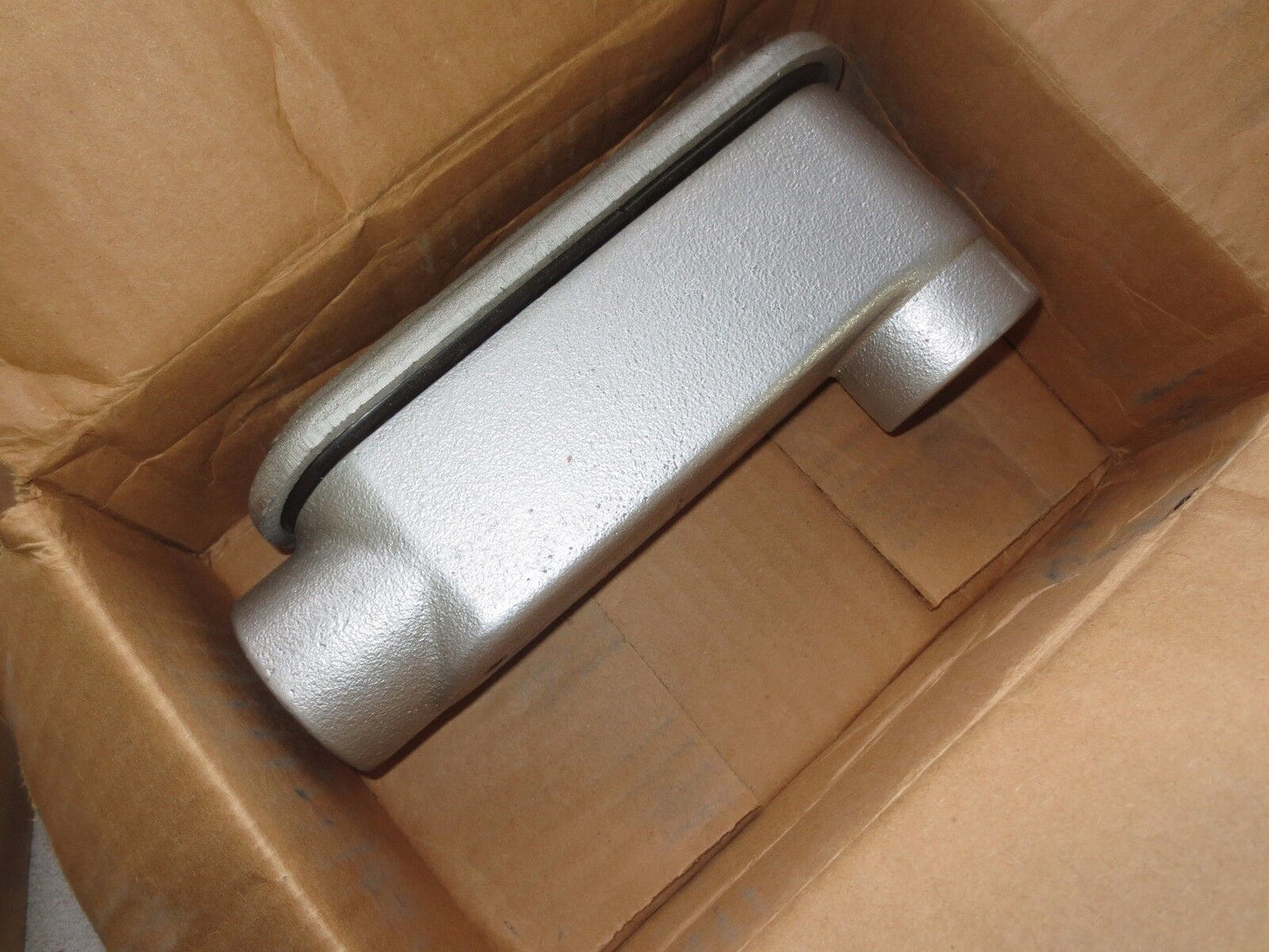 THOMAS & BETTS / T&B BLB4-TB MOGUL CONDUIT OUTLET BODY, COVER, GASKET - 1-1/4"