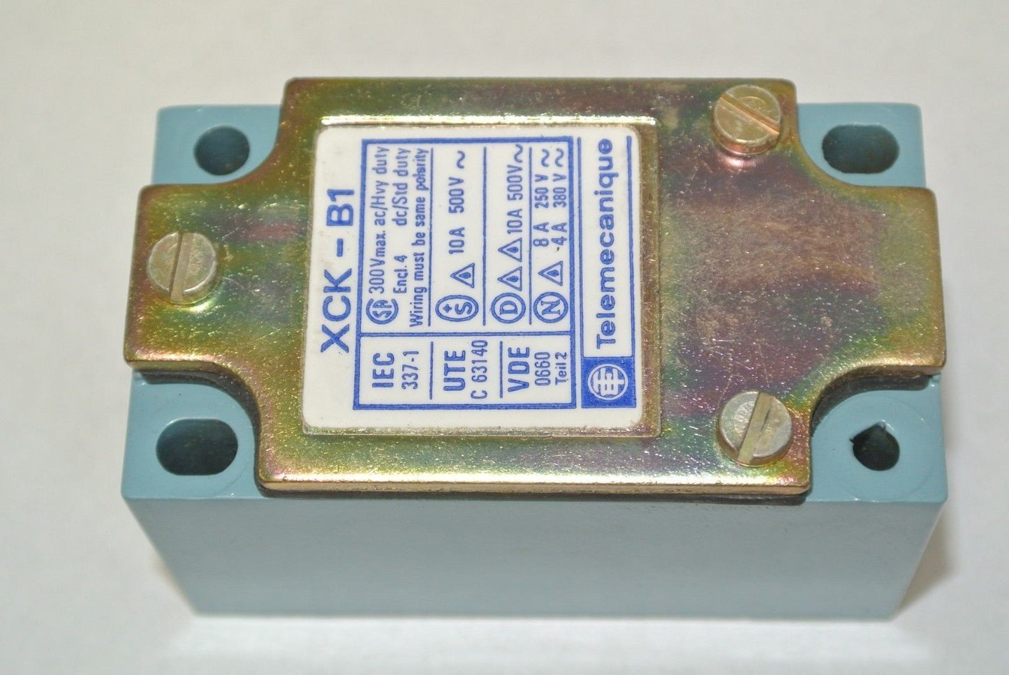 TELEMECANIQUE XCK-B1 LIMIT SWITCH BODY - 300VAC MAX HEAVY DUTY - NEW SURPLUS