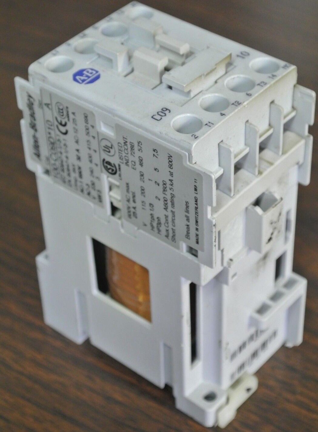 ALLEN-BRADLEY 100-C09D*10 CONTACTOR Ser. A - 24VDC COIL