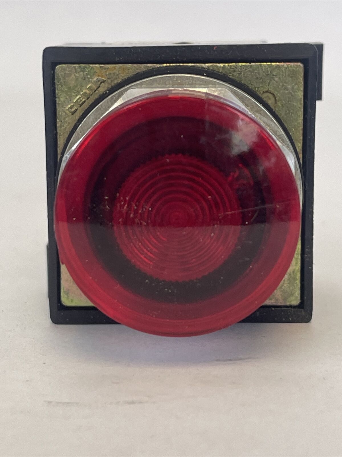 SYLVANIA CLARK BUL. 100T-PPLT1R ILLUMINATED PUSHBUTTON 120V 50/60HZ