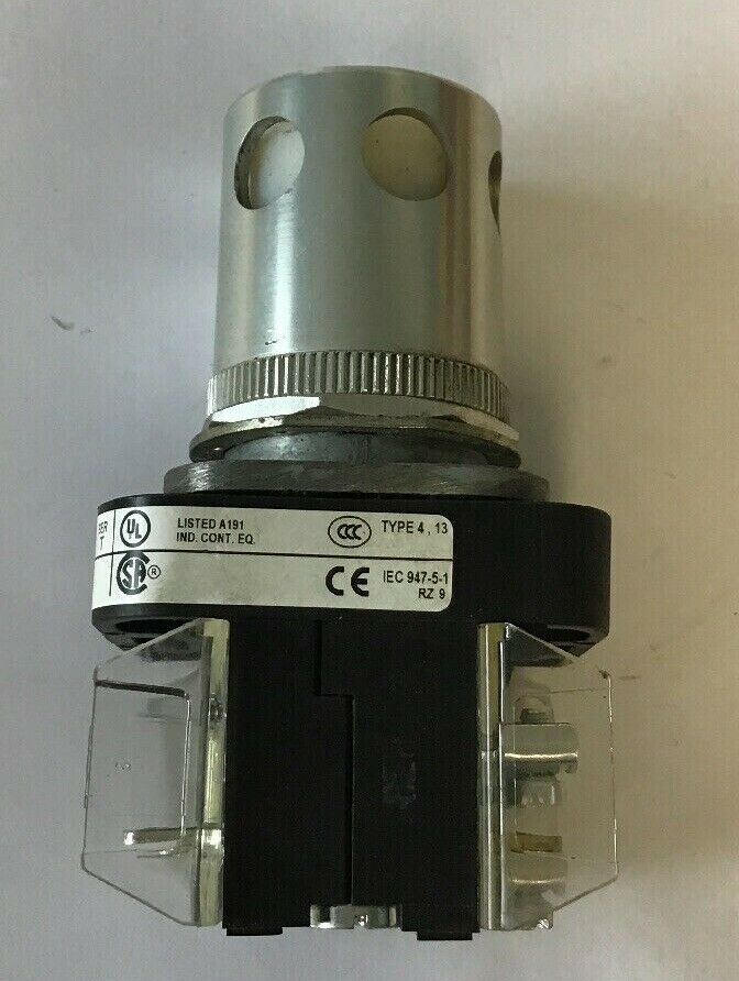 Allen Bradley 800T-QA24W WHITE ILL. 24V Push button SER. T