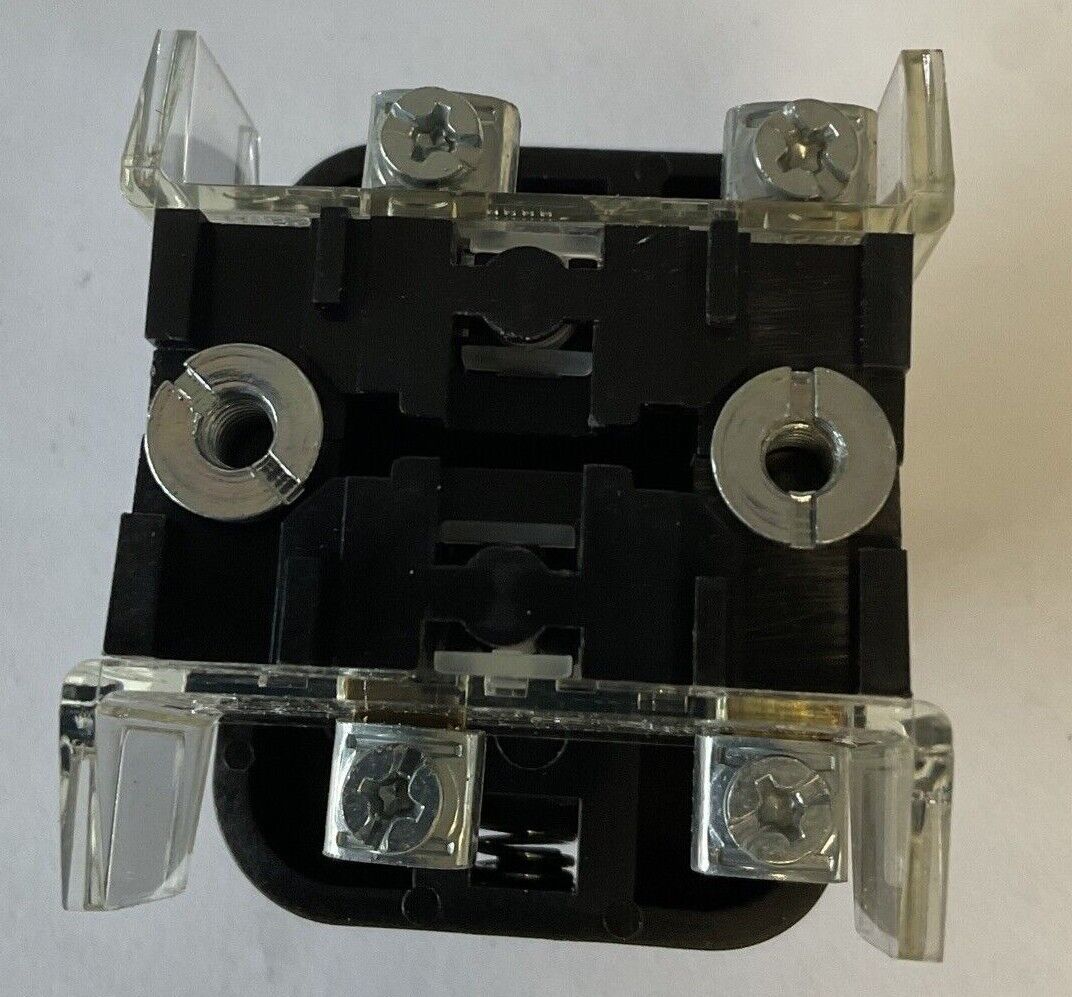 ALLEN BRADLEY 800T-FX6A1 PUSH BUTTON 2 POS. PUSH-PULL SER.T MISSING RED CAP