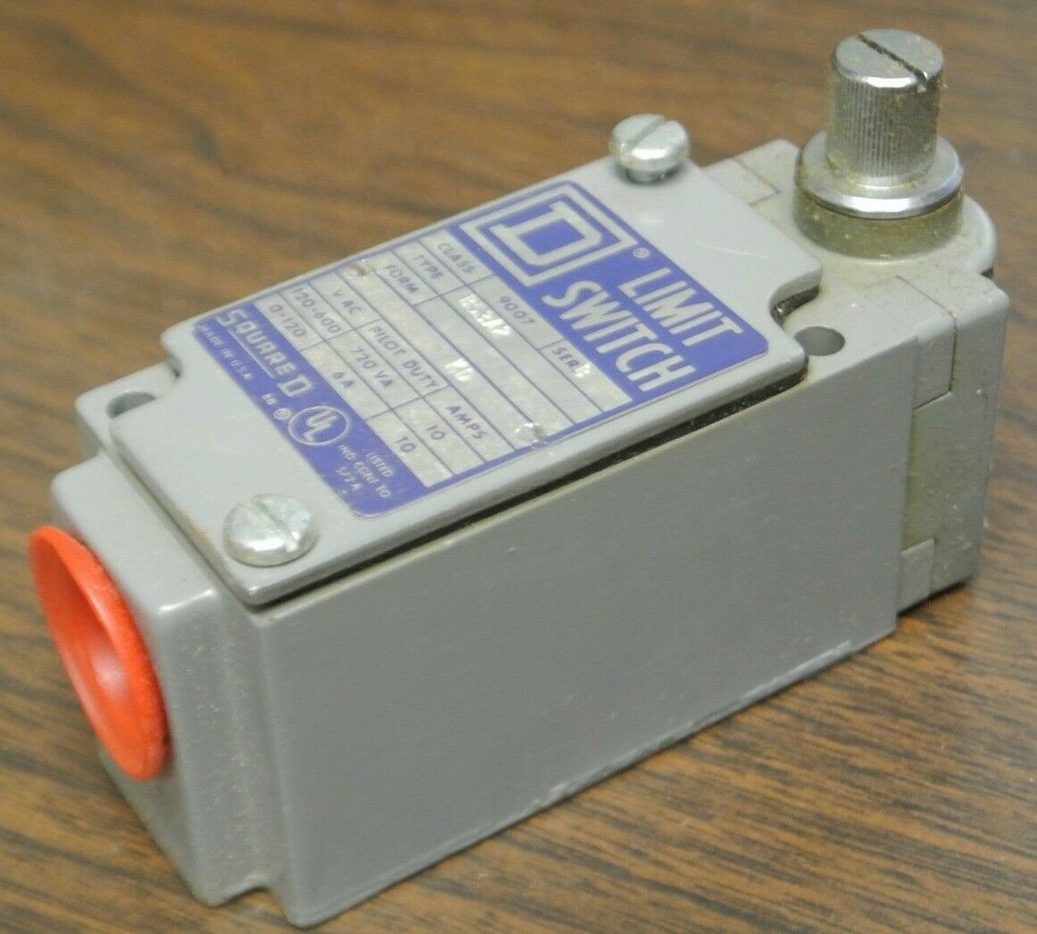 SQUARE D B53A2 HEAVY DUTY LIMIT SWITCH / 0-600V / 10A / NEW SURPLUS