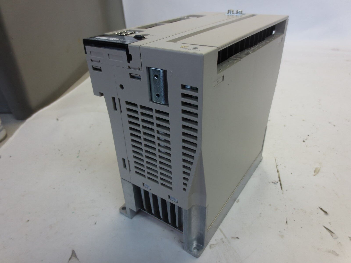 YASKAWA SGDS-20A15A AC SERVOPACK OUTPUT: 230VAC, 0-300Hz 18.5A NEW SURPLUS in US