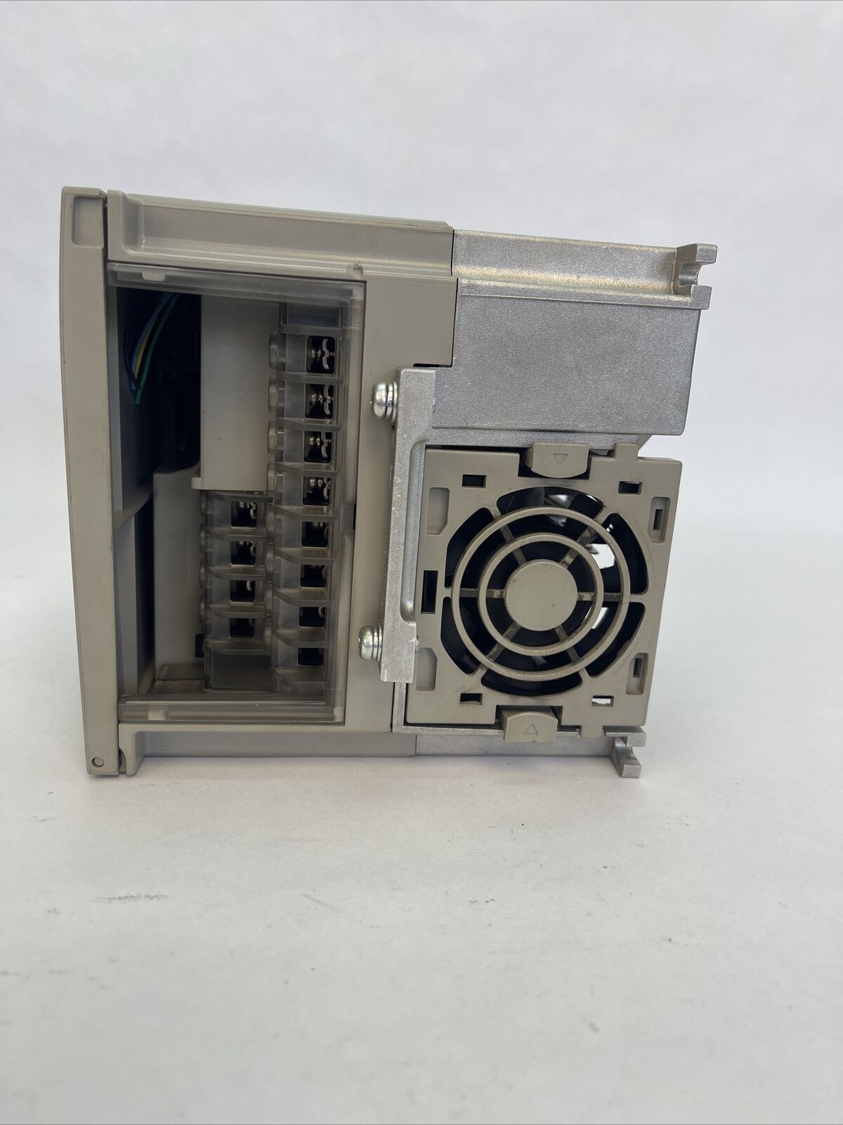 SCHNEIDER ELECTRIC I2TLXM05AD34N4 380/480VAC 3kW LEXIUM 05