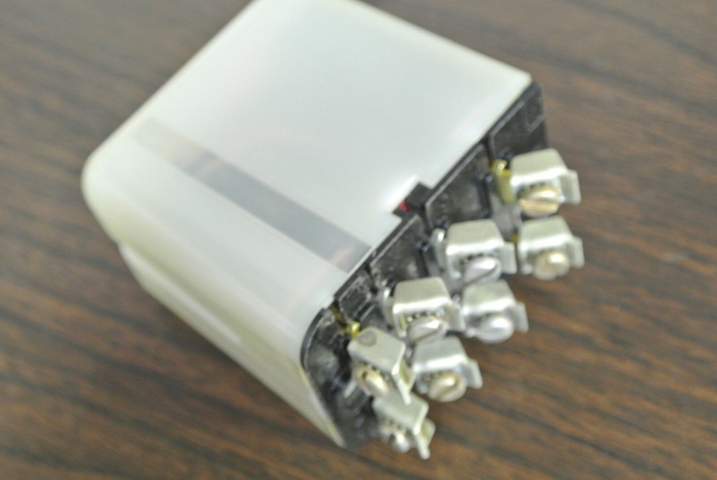 SQUARE D - 8501 FO-22 TYPE F RELAY - 8-SCREW - 24V, 60Hz - NEW SURPLUS