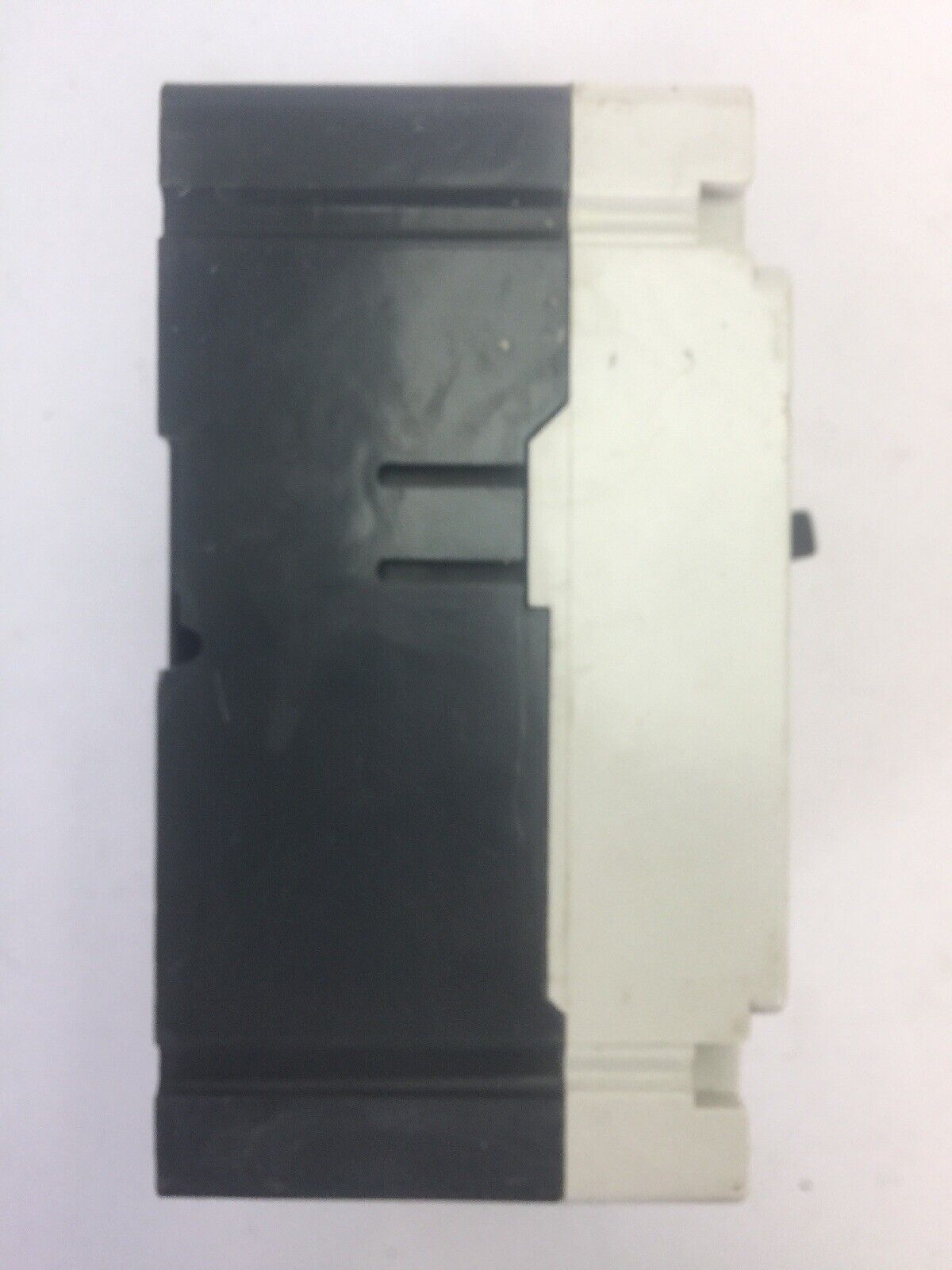 CUTLER HAMMER ED3225 INDUSTRIAL CIRCUIT BREAKER 225AMPS 240VAC 250VDC 3 POLES