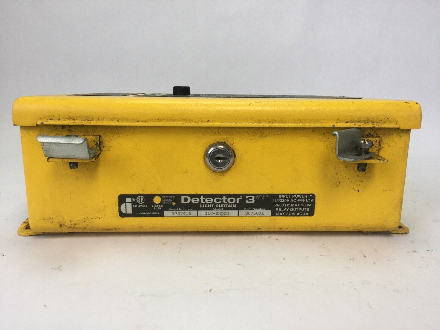 DATA INSTUMENTS/HONEYWELL 3LC-BXQDH DETECTOR 3 LIGHT CURTAIN CONTROLLER