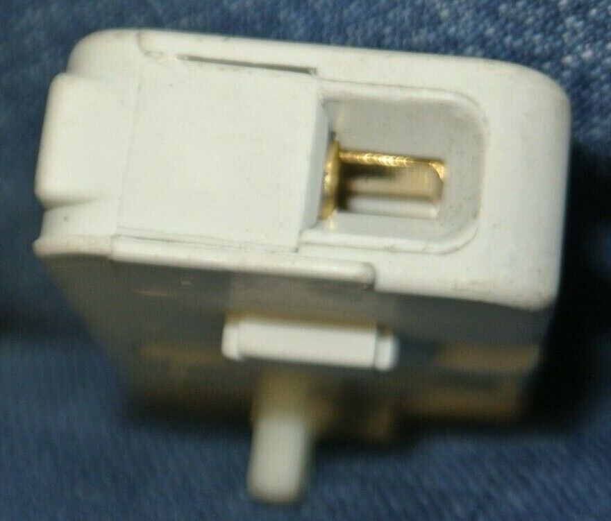 ALLEN-BRADLEY 194E-A20-NP ADDITIONAL POLE / 25A / 600VAC / NEW SURPLUS
