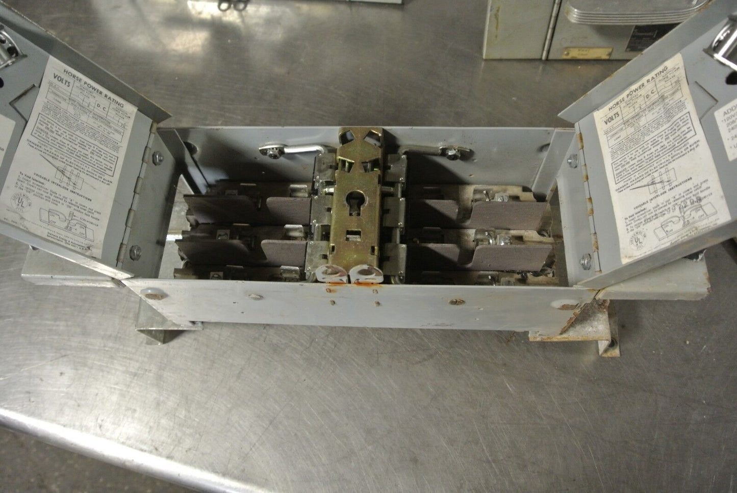 SIEMENS / I-T-E V7B3211R PANELBOARD SWITCH - 240V, 30A, 3-POLE