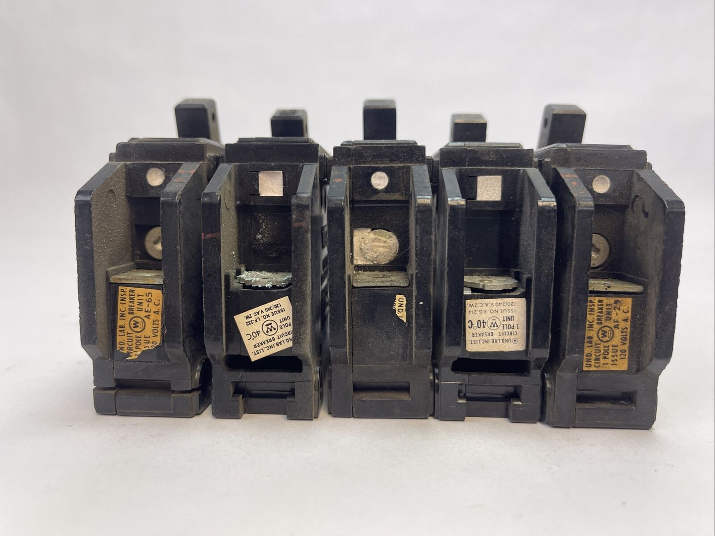 CUTLER HAMMER / WESTINGHOUSE QCL1015 CIRCUIT BREAKER 15A 1P 120/240VAC(LOT OF 5)