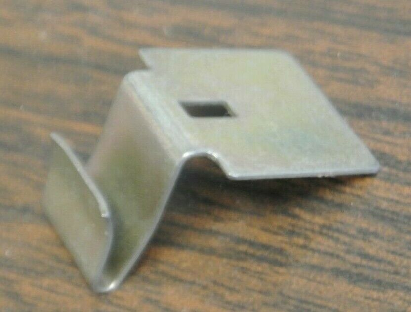 LOT of 24 / SQUARE D 9080 GH11 / SLIP-IN END CLAMP / NEW SURPLUS
