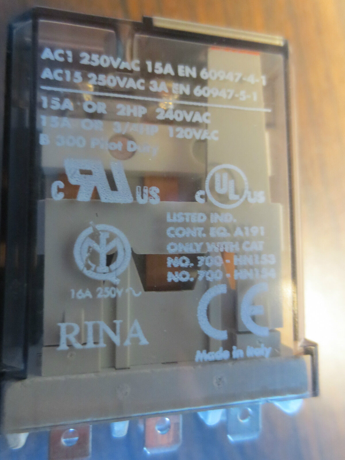 ALLEN-BRADLEY 700-HB33Z24 Ser. D RELAY - 24VDC, 15A, 11-PIN