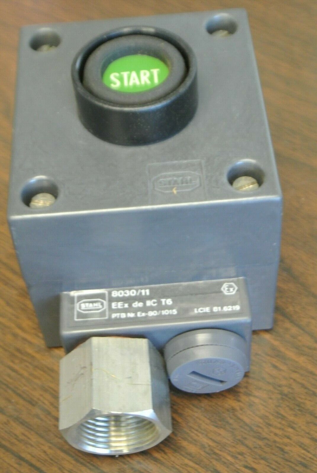 KILLARK K2F5 / STAHL 8030/11 / START SWITCH / 3/4" FEED-THRU / NEW SURPLUS