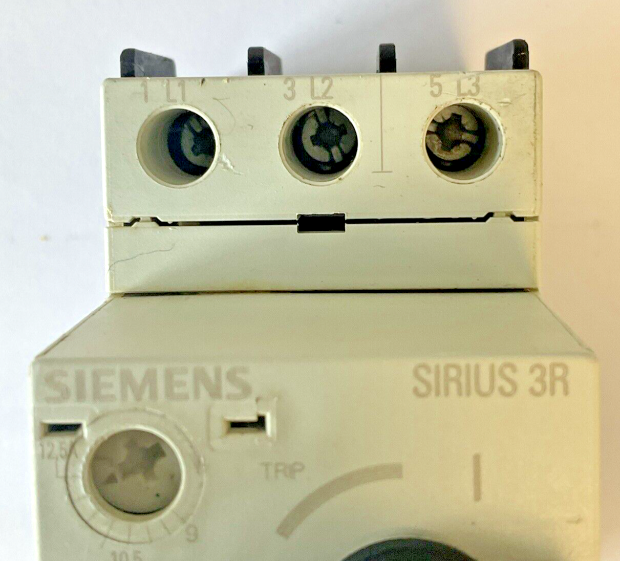 SIEMENS 3RV1021-0KA10,3RV1021-1KA10 MOTOR CONTROL 600V****LOTOF2***