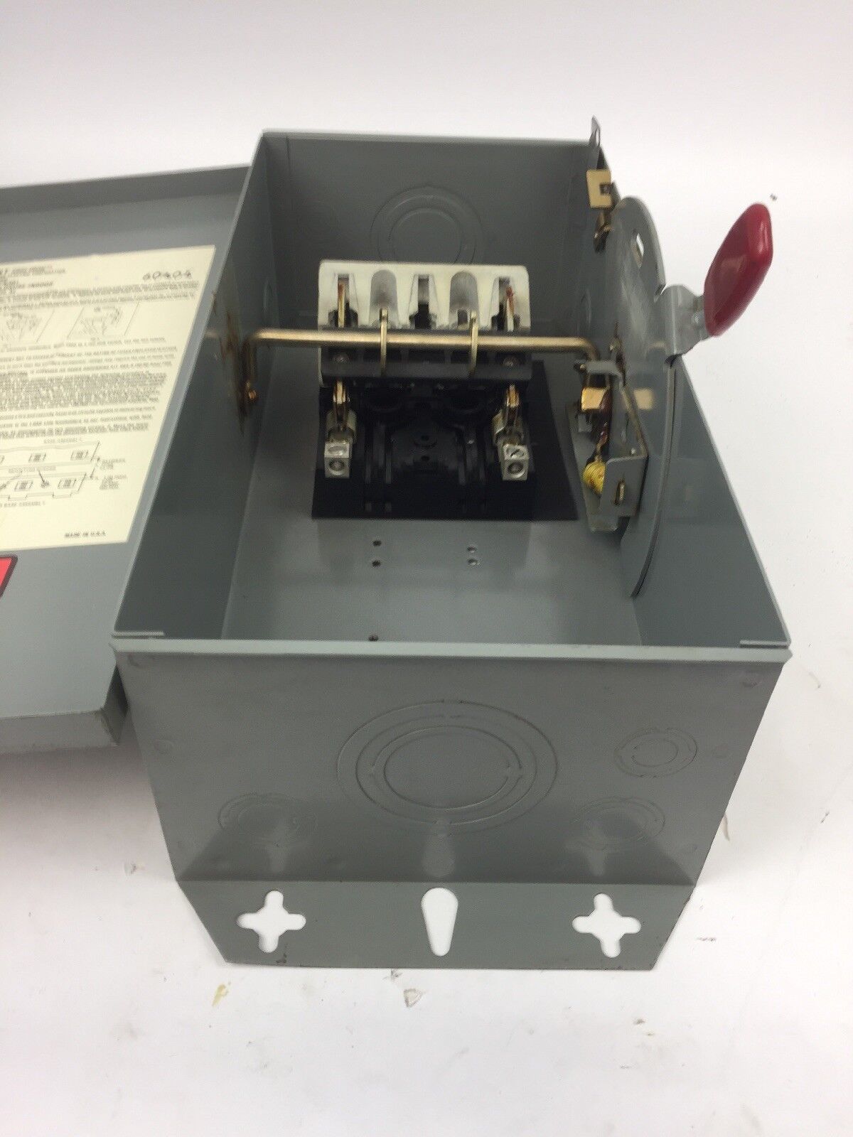 WESTINGHOUSE HFN361 HEAVY DUTY SAFETY SWITCH 600 VAC 30 AMP TYPE 1 ENCLOSURE