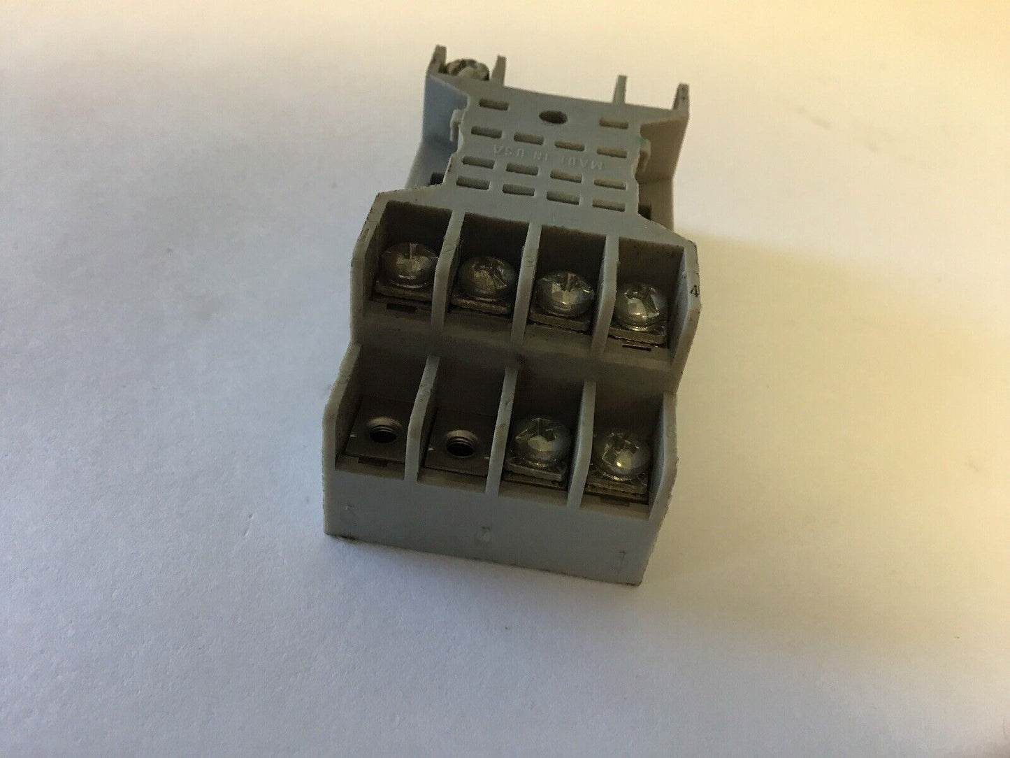 ALLEN BRADLEY 700-HN128 RELAY BASE 14 PIN SOCKET 300 VAC (MAY BE MISSING SCREWS)