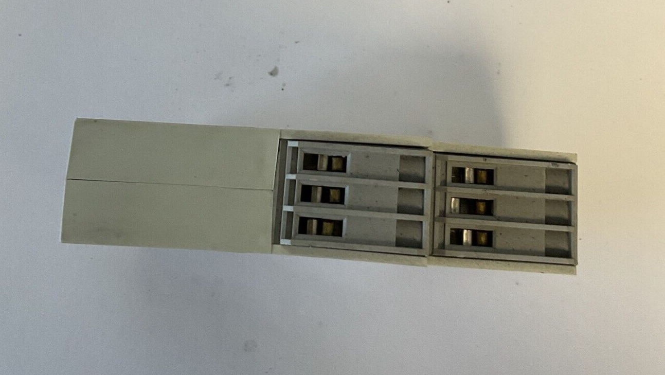 CARLO GAVAZZI DUA01CB23500V VOLTAGE AND CURRENT RELAY 115/230VAC 50/60HZ 4VA