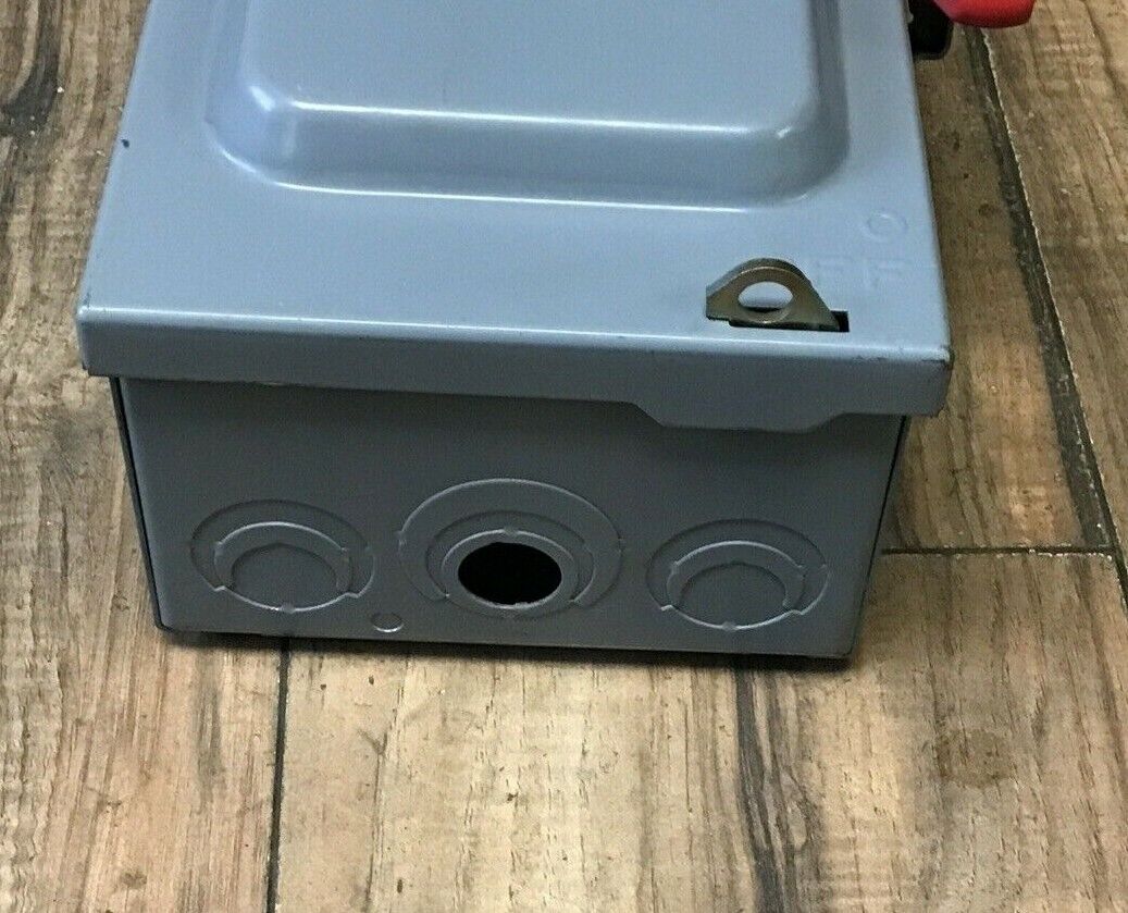 SQUARE D HU361 SAFETY SWITCH SER.F1 30A NON FUSIBLE TYPE1 600VAC/VDC 30HP