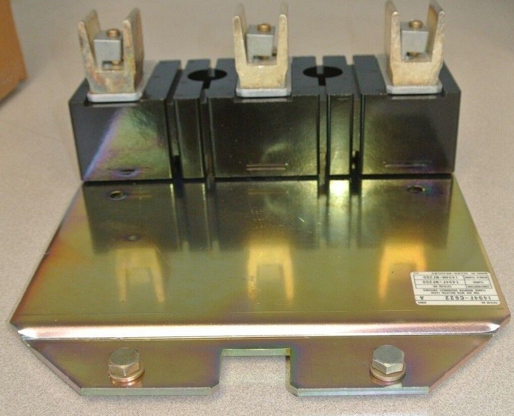 ALLEN-BRADLEY 1494F-C622 FUSE BLOCK ADAPTER PLATE KIT / 600V, 200A / NEW SURPLUS