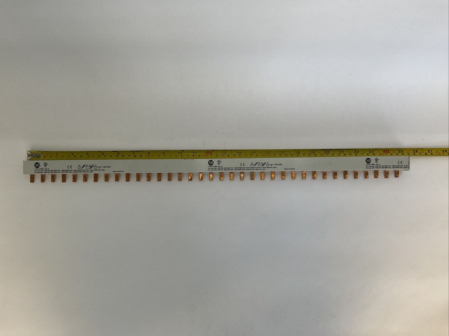 ALLEN BRADLEY 1492-A3B8 BUS BAR SER A