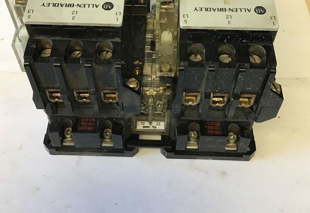 ALLEN BRADLEY 104-A45ND3 REVERSING CONTACTOR SER.C
