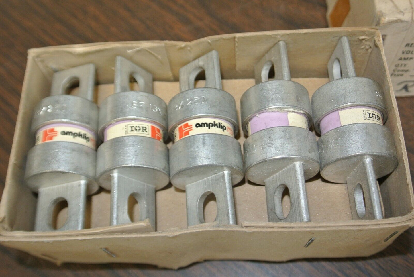 INTERNATIONAL RECTIFIER SF13X250 FUSE / 250A / 130V / NEW SURPLUS / EACH