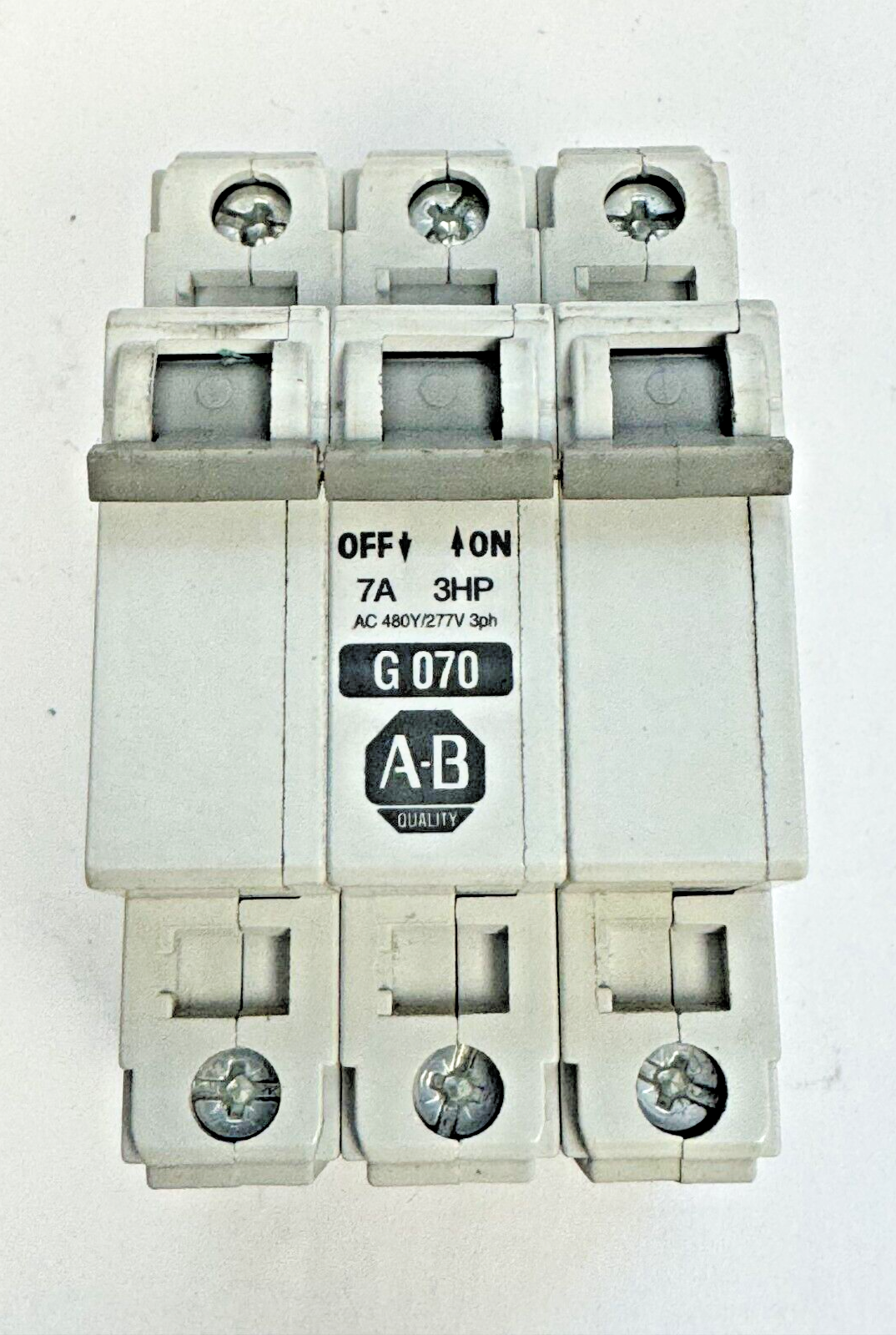 ALLEN-BRADLEY - 1492-CB3-G070 SER. C - MOTOR CONT. - 3 P, 7 A, 277 V, 3 HP, 3PH