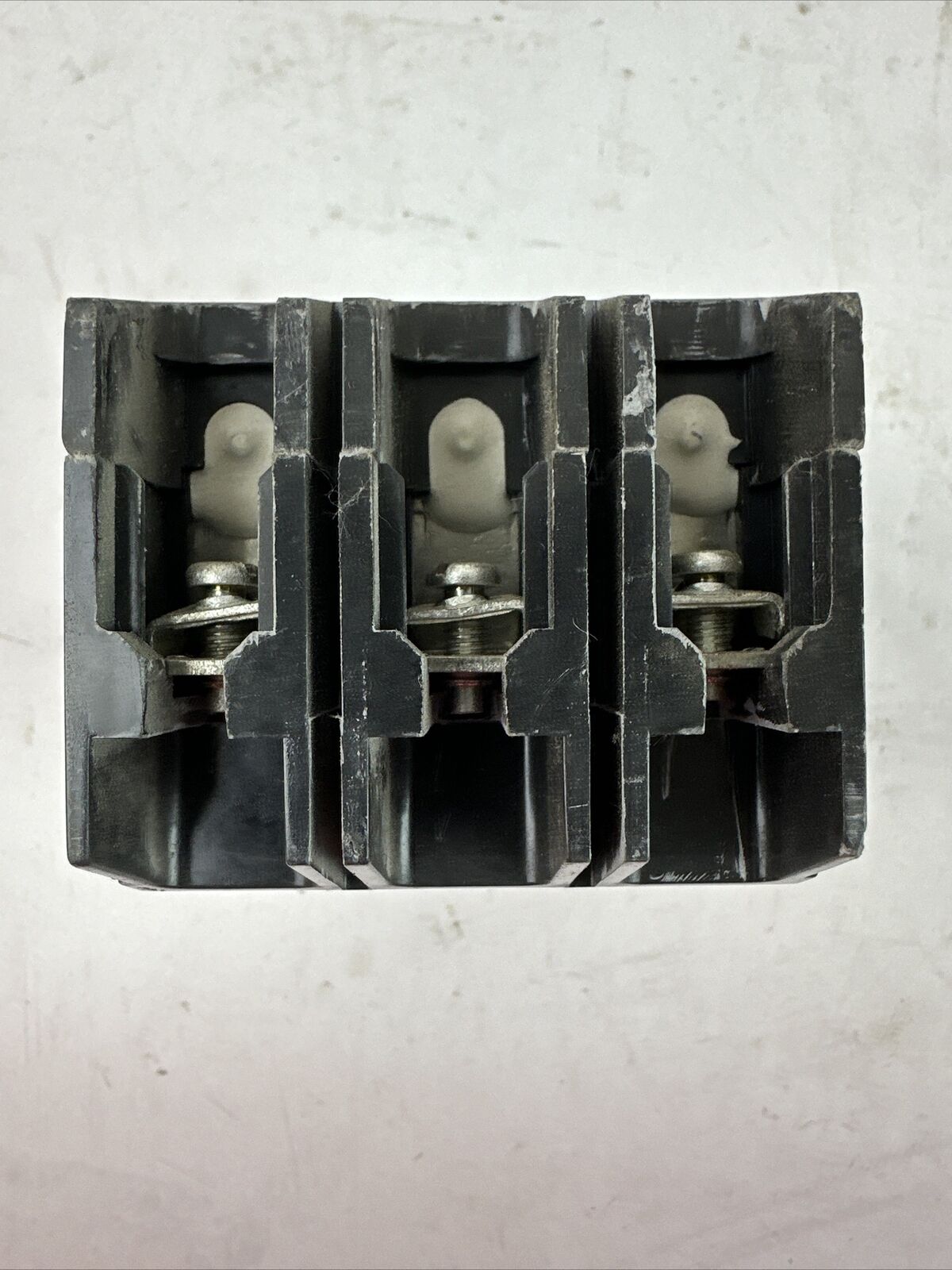 GE TEY315 CIRCUIT BREAKER 15AMP 3POLE 480/277VAC 240VAC