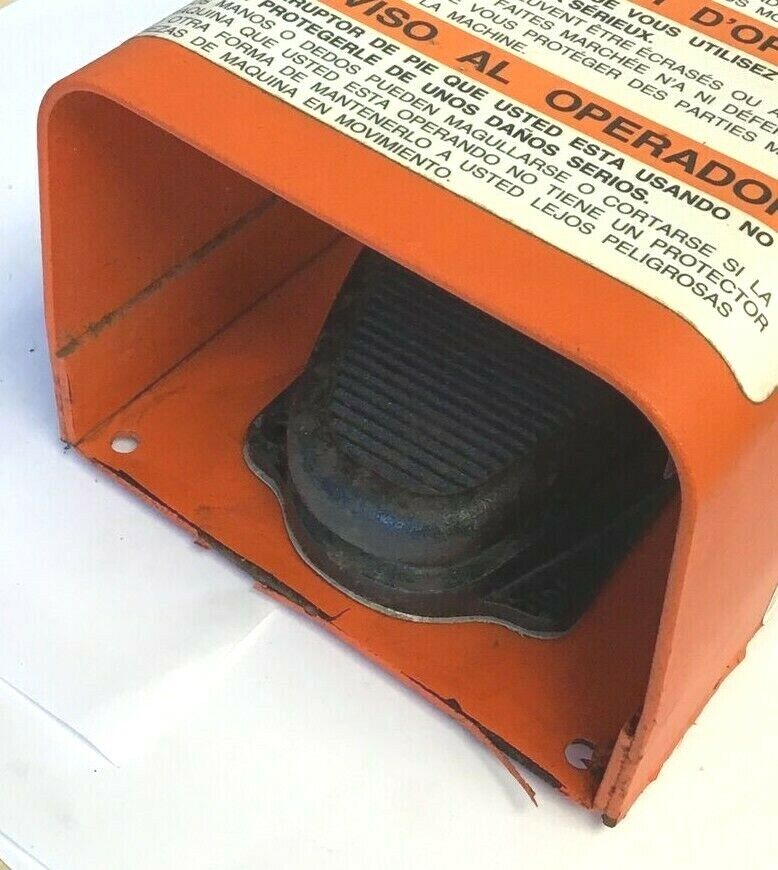 CLIPPER 635-S FOOT SWITCH 15A 250VAC W/ LINEMASTER GUARD 522-B14