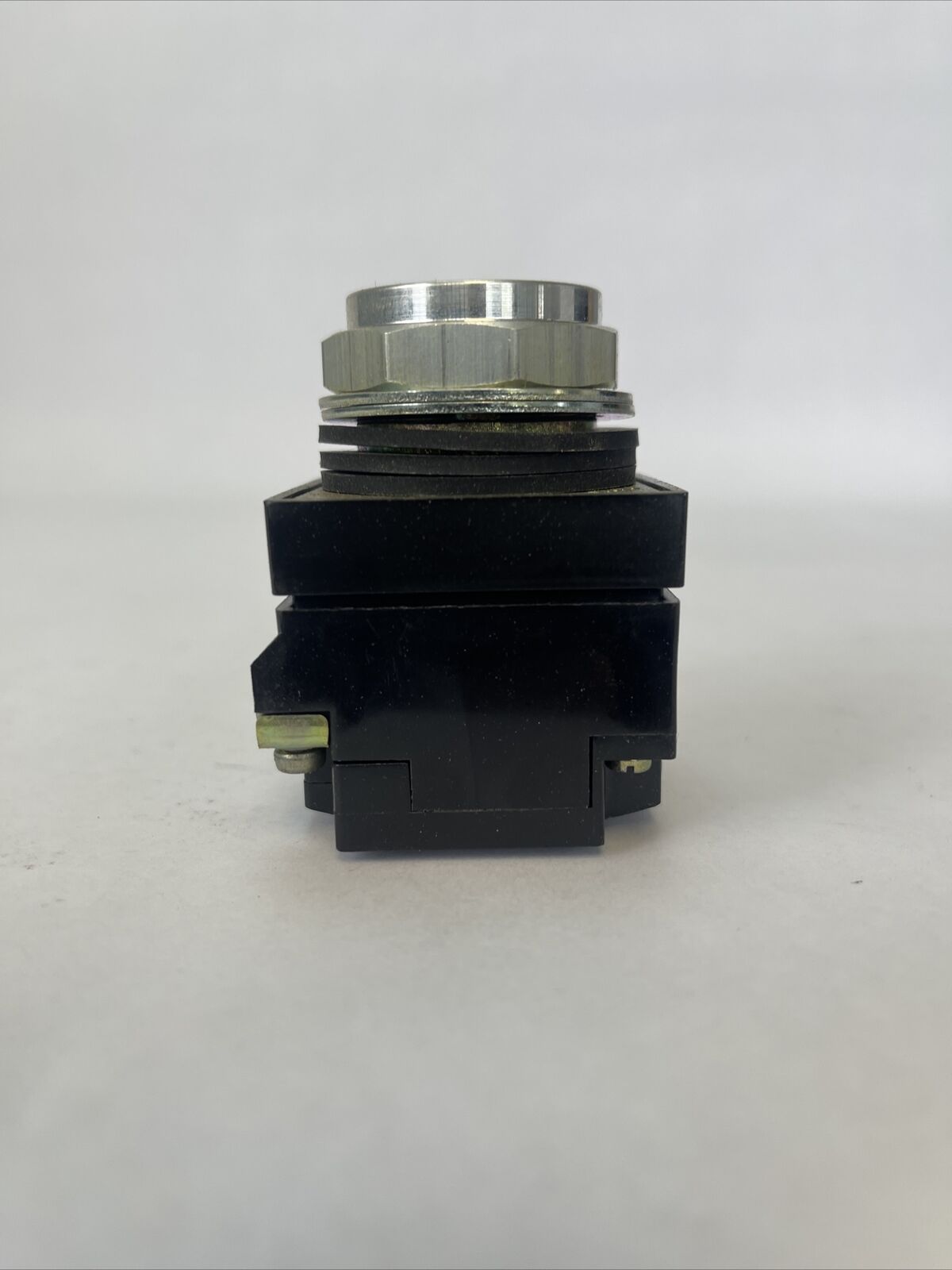 SYLVANIA CLARK BUL. 100T PBLT40 ILLUMINATED PUSHBUTTON 480V 50/60HZ