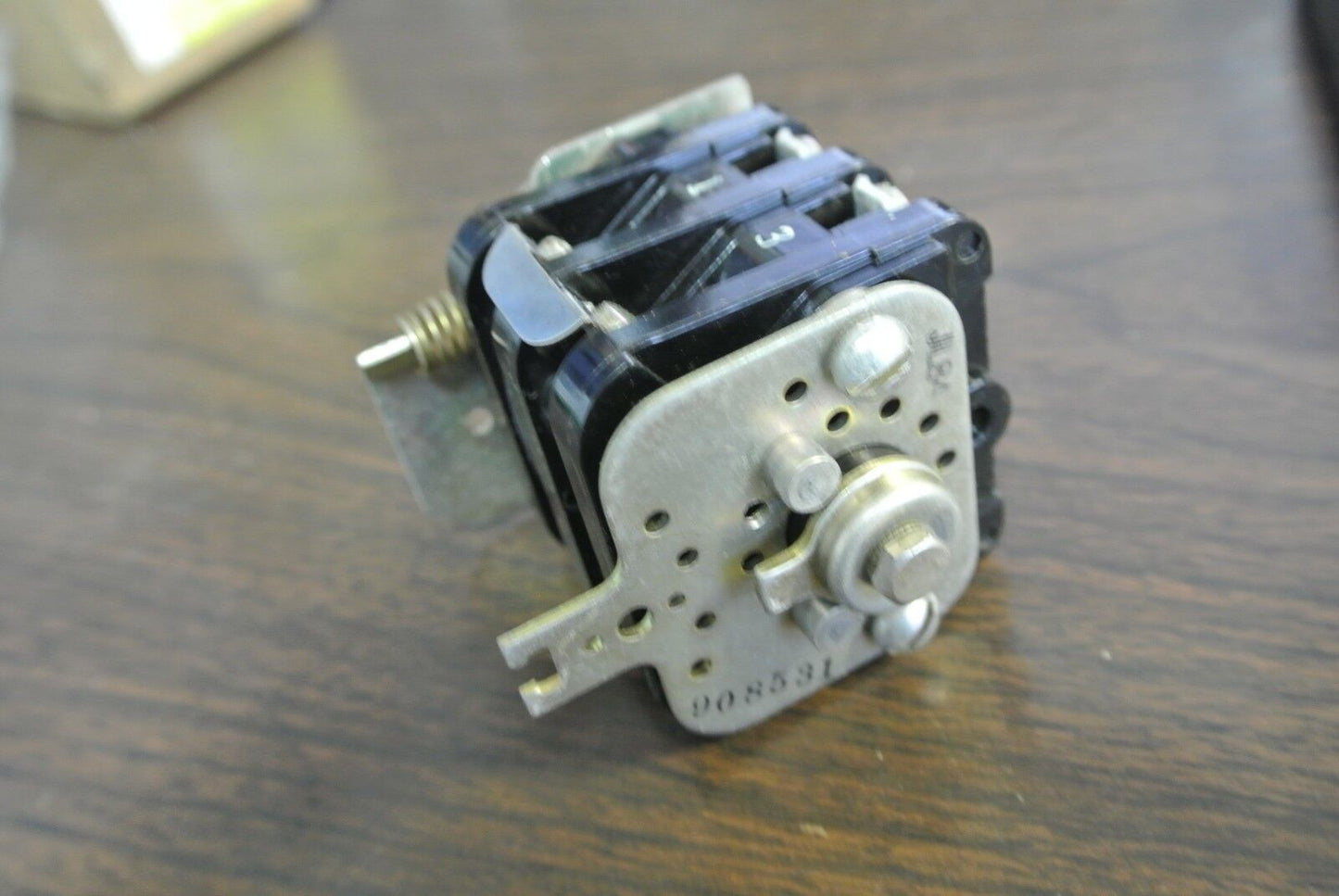 ALLEN-BRADLEY 908531 ROTARY PILOT SWITCH - SPECIAL - BULLETIN 806 - NEW SURPLUS