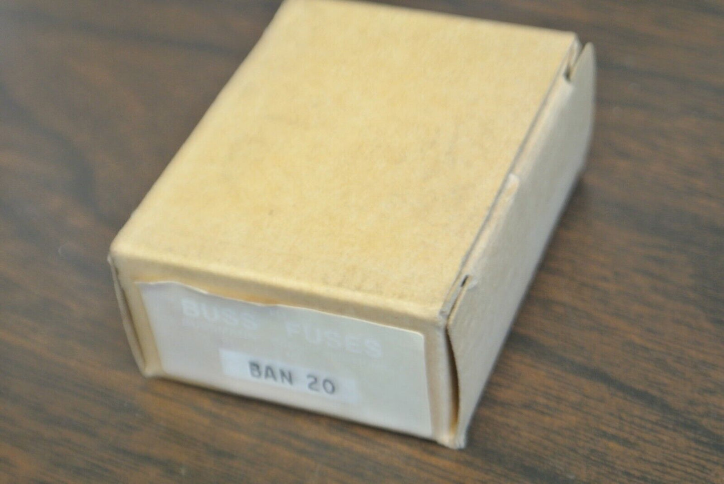 BOX of 10 / BUSS BAN-20 MIDGET FUSE / 20A / 250V / NEW SURPLUS / BAN20