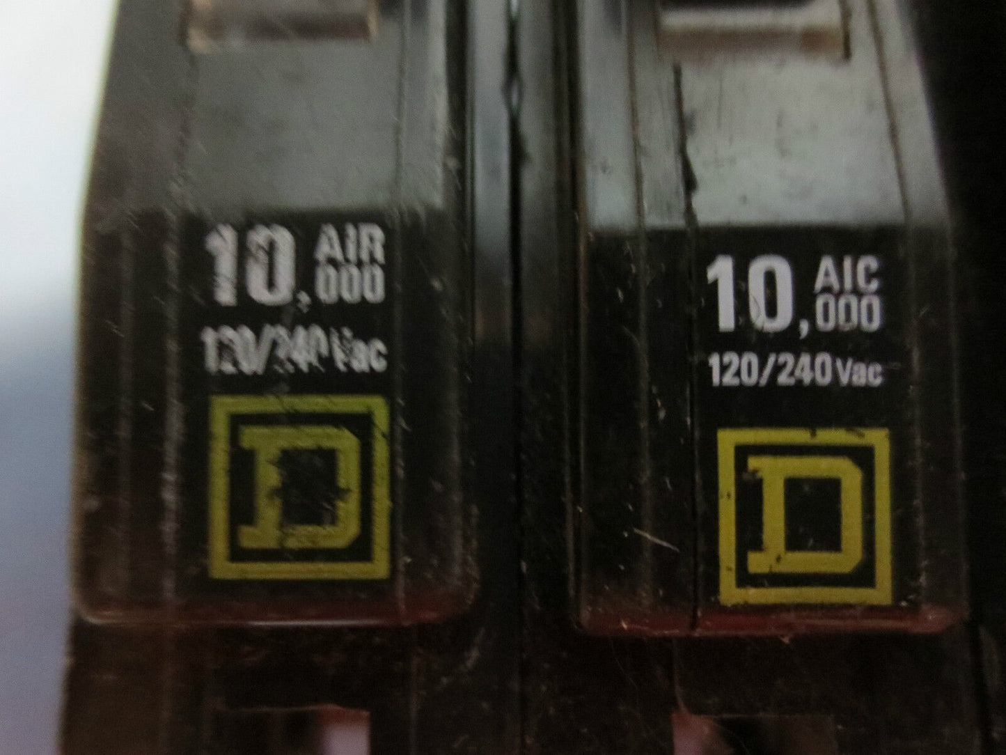 SQUARE D QO120 CIRCUIT BREAKER 20A / 10kV / 120/240V / 1-POLE -***LOTOF4***