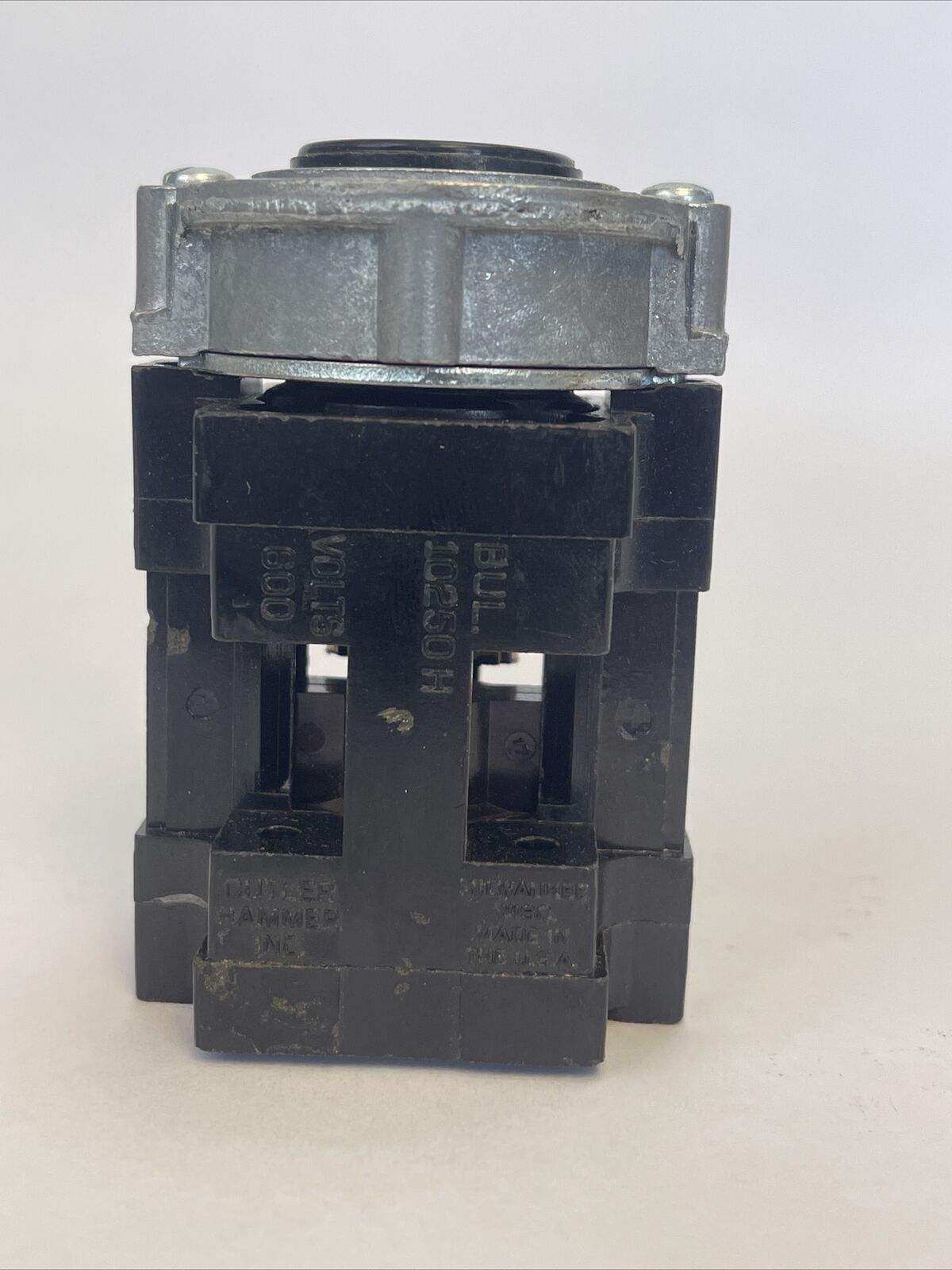CUTLER HAMMER 10250H479-12 1076 PUSHBUTTON OPERATOR BLACK P.B. BASE MTG.