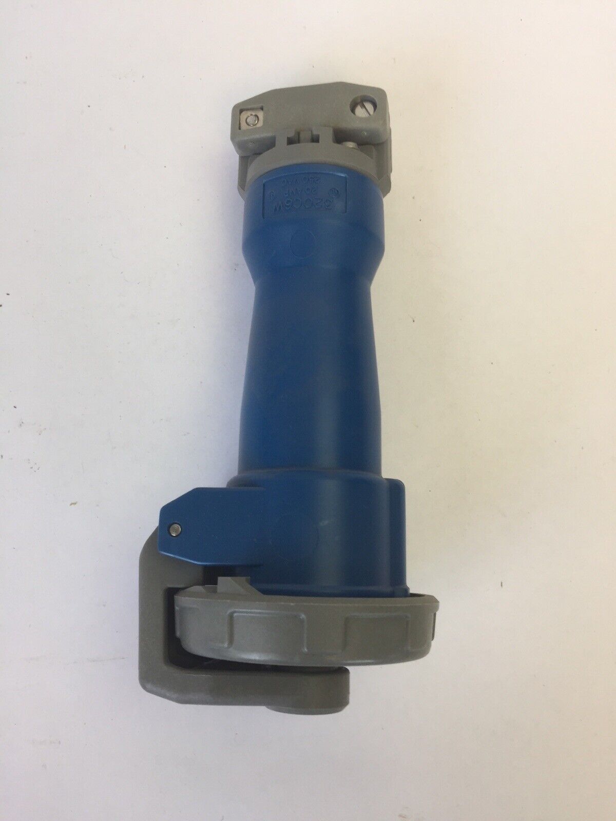 HUBBELL 320C6W PIN & SLEEVE WATERTIGHT CONNECTOR 20A 250VAC 2P 3WIRE GROUNDING