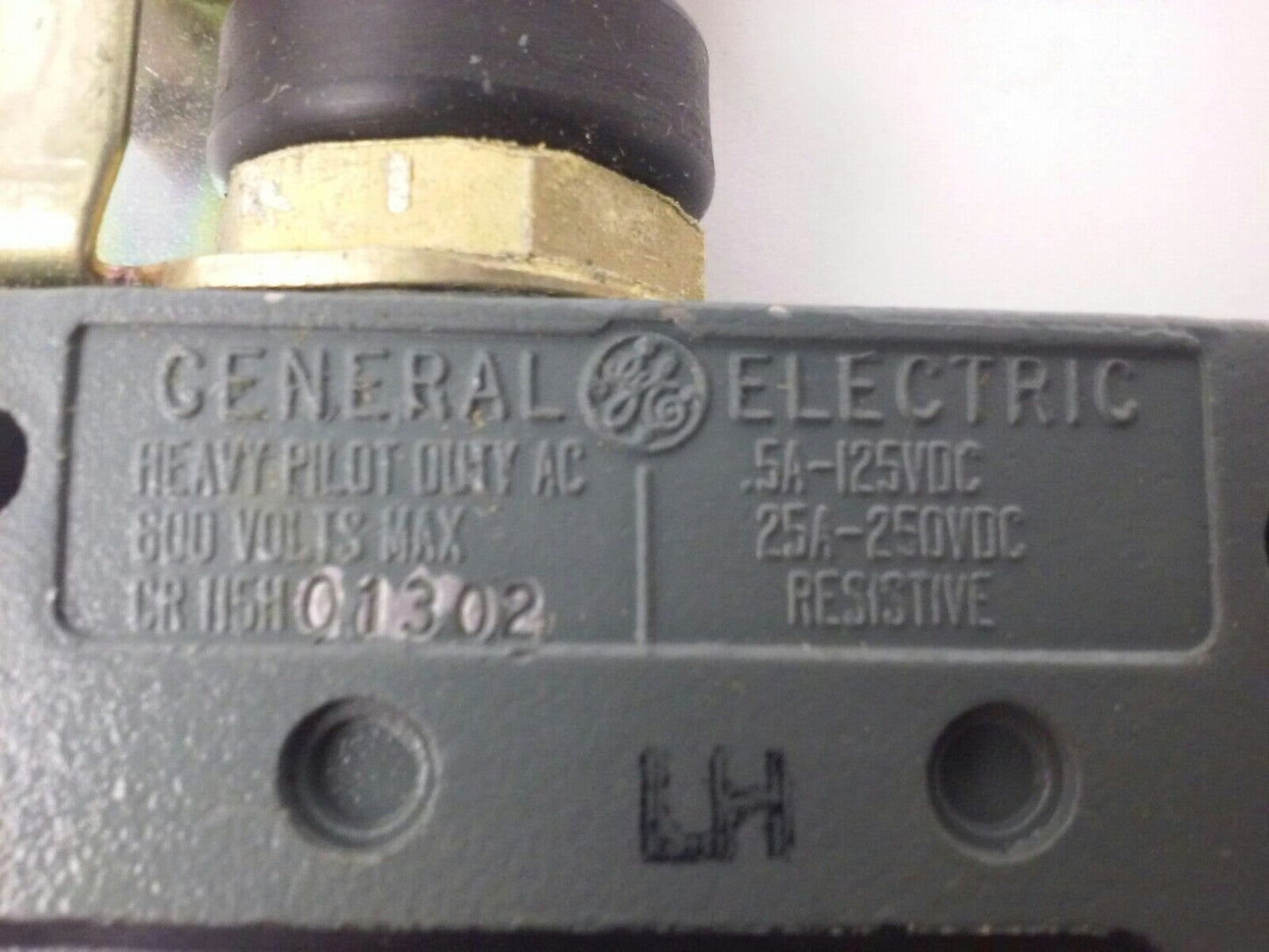 GE, CR115H01302, LIMIT SWITCH, 600V MAX, .5A-125VDC, 25A-250VDC, CR115H, NEW