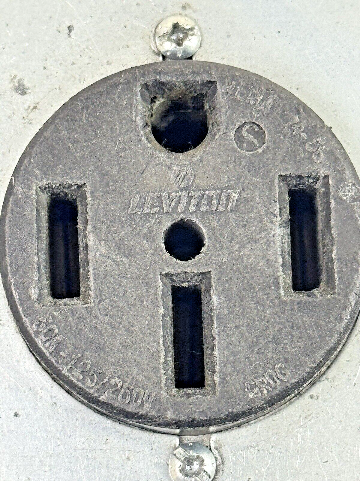 LEVITON - NEMA 14-50, HUBBELL - HBL2721, SOUTHWIRE - E54864 - 4 FT EXTENSION