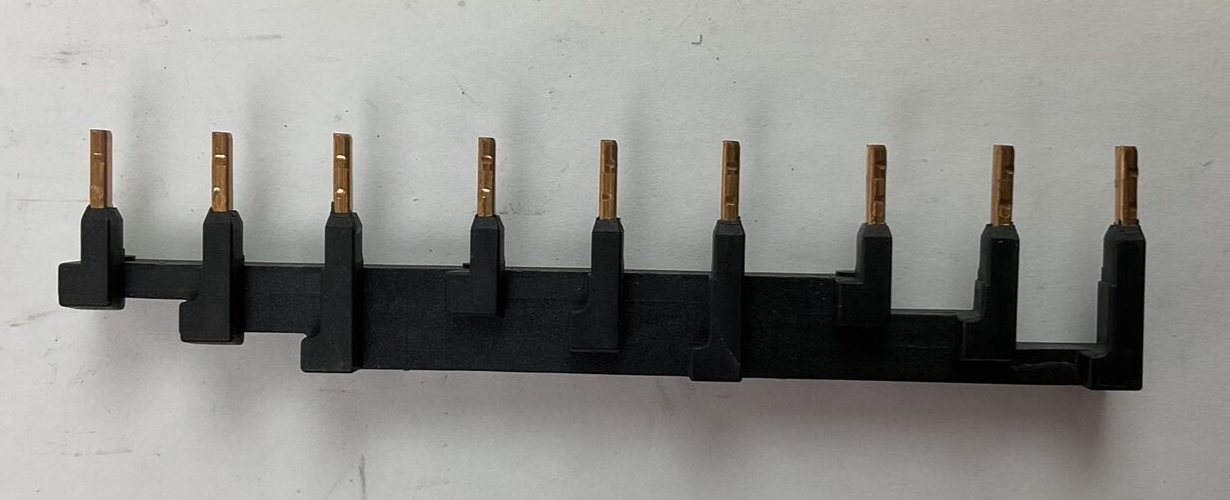 ALLEN BRADLEY 140M-C-W453N SER A COMPACT BUSBAR 600VAC 64A